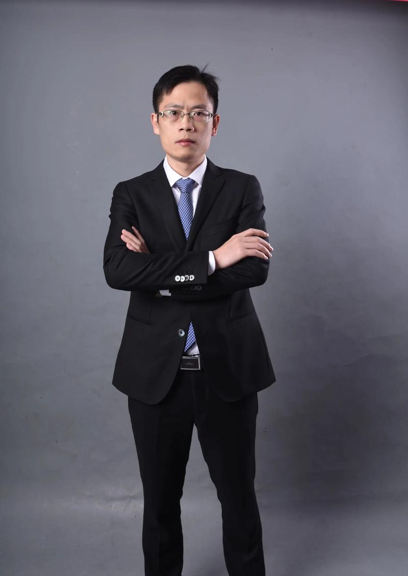 刘长明 视觉与舞美负责人